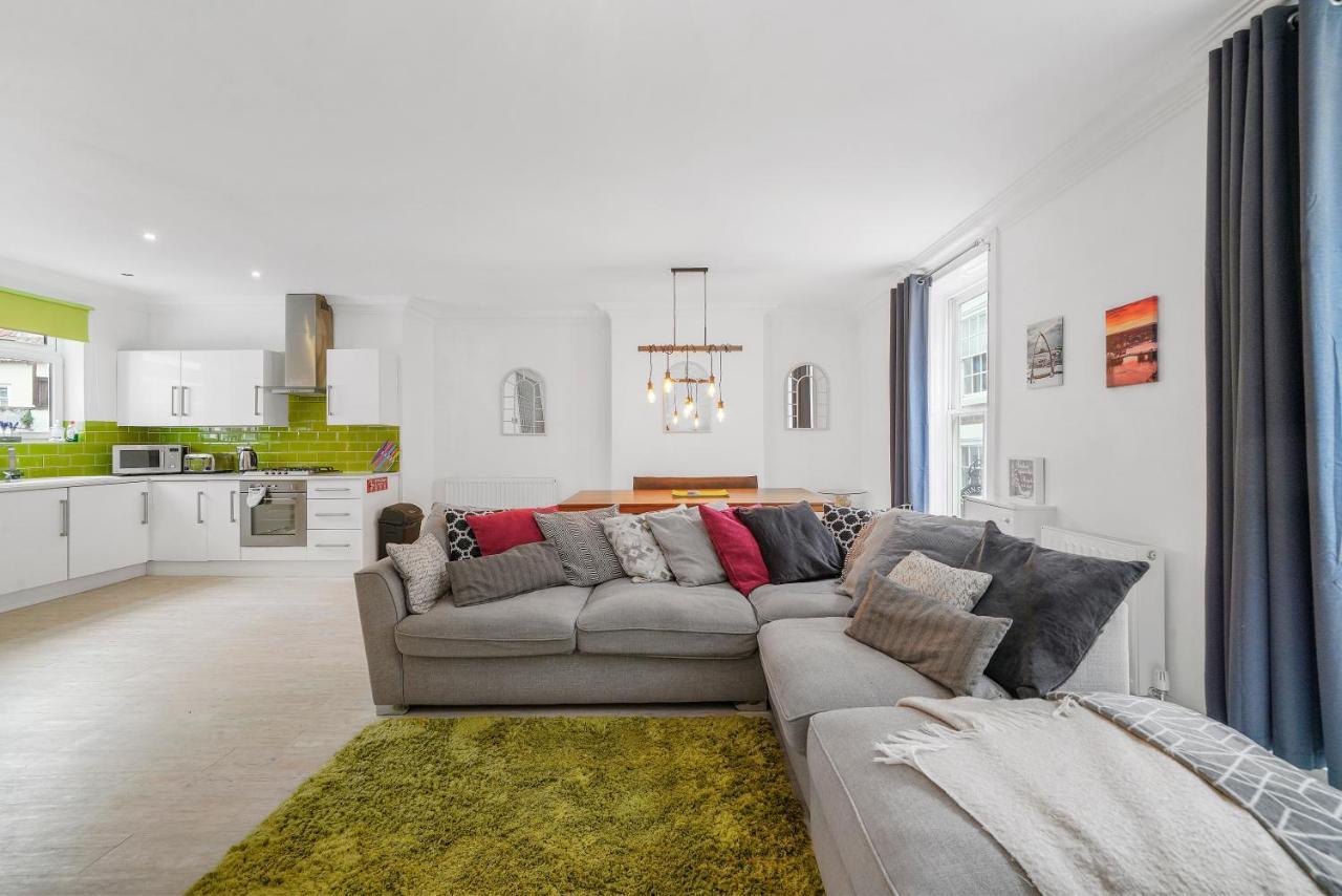 30 Percent Off! The Central Whitby Gem - 4 Bedrooms Экстерьер фото