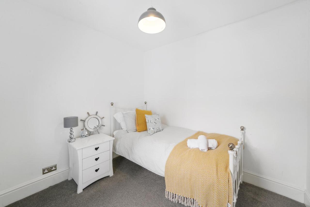 30 Percent Off! The Central Whitby Gem - 4 Bedrooms Экстерьер фото